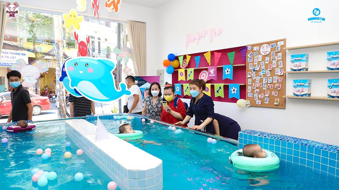 Lưu ý khi cho con bơi thủy liệu Lưu ý khi cho con bơi thủy liệu