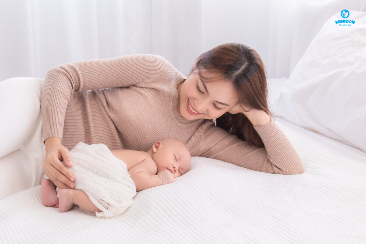 Lưu ý khi tắm nắng cho bé Lưu ý khi tắm nắng cho bé