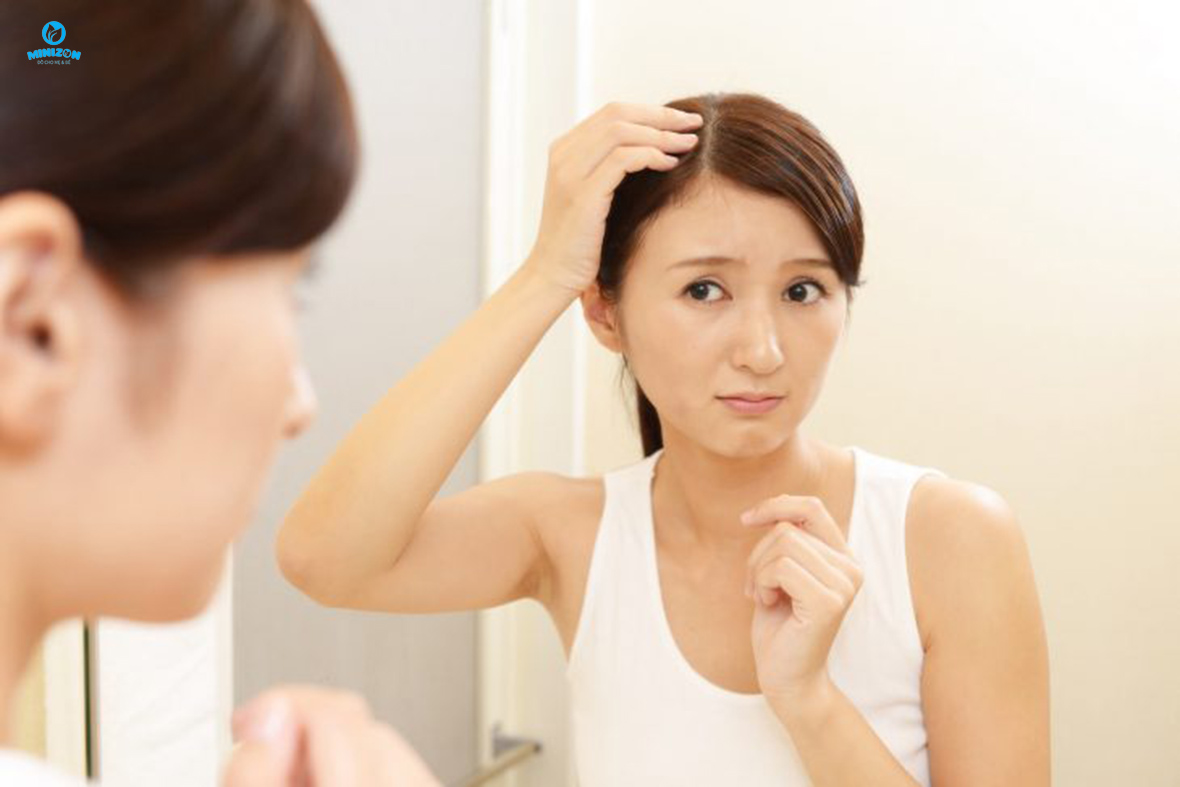 Chăm sóc tóc đúng cách tránh rụng tóc sau sinh Chăm sóc tóc đúng cách tránh rụng tóc sau sinh