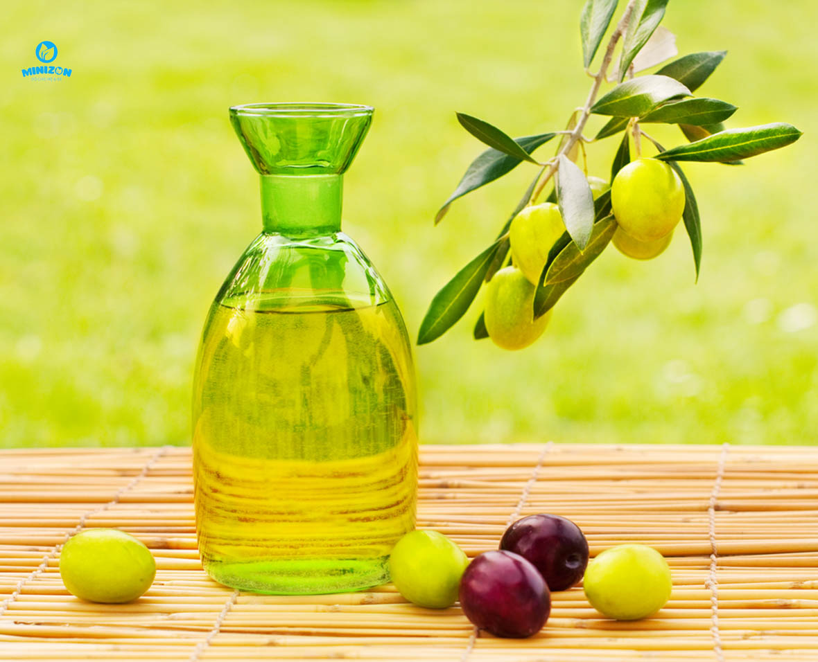 Dùng dầu dừa/dầu olive trị nứt cổ gà Dùng dầu dừa/dầu olive trị nứt cổ gà