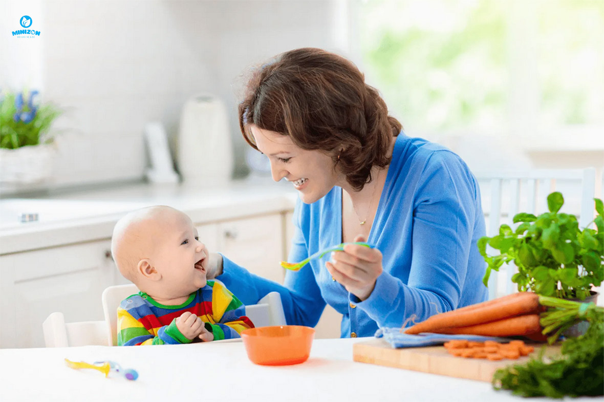 Kiên trì với con khi bé ăn dặm chỉ huy Kiên trì với con khi bé ăn dặm chỉ huy