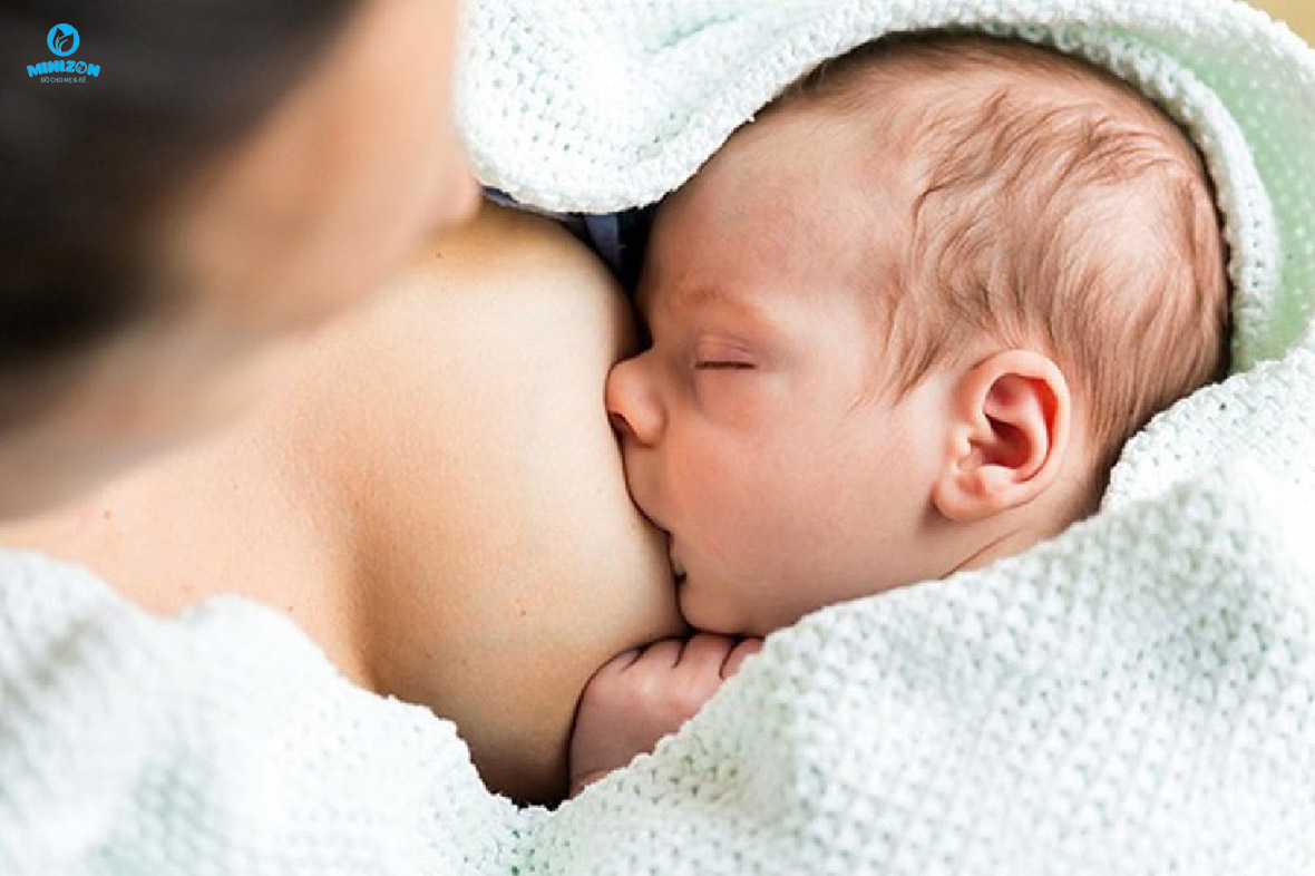 Sử dụng nước muối loãng trị nứt cổ gà Sử dụng nước muối loãng trị nứt cổ gà