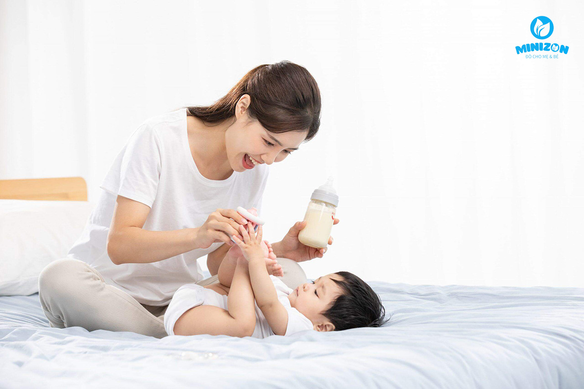 Sữa mẹ vắt ra để được bao lâu Sữa mẹ vắt ra để được bao lâu