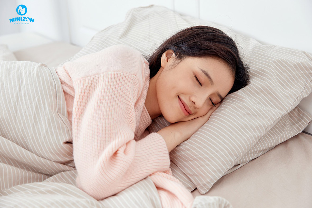Tắm nước ấm giúp dễ ngủ khi mang thai Tắm nước ấm giúp dễ ngủ khi mang thai
