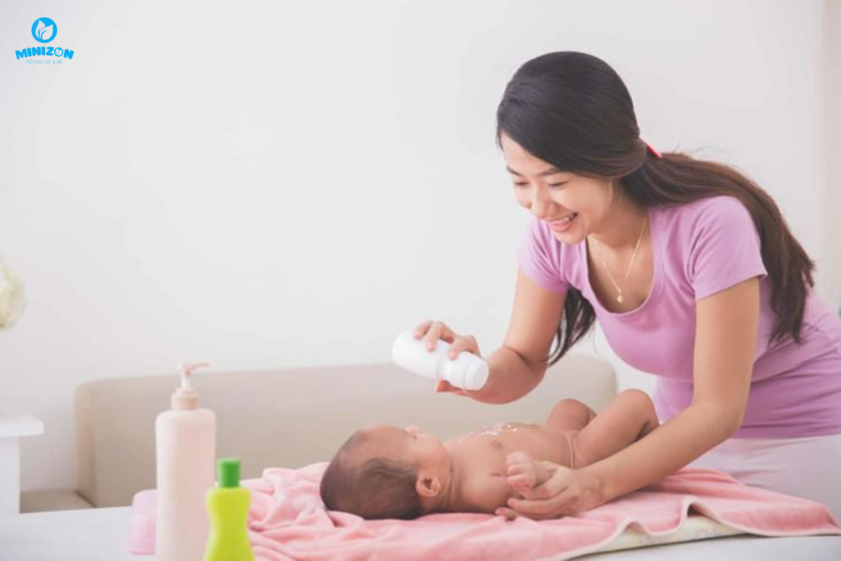 Các triệu chứng trẻ bị hăm ở da Các triệu chứng trẻ bị hăm ở da