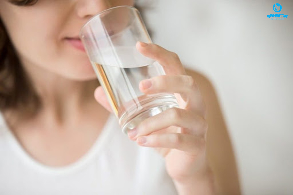 Uống đủ nước tránh gây tắc sữa Uống đủ nước tránh gây tắc sữa