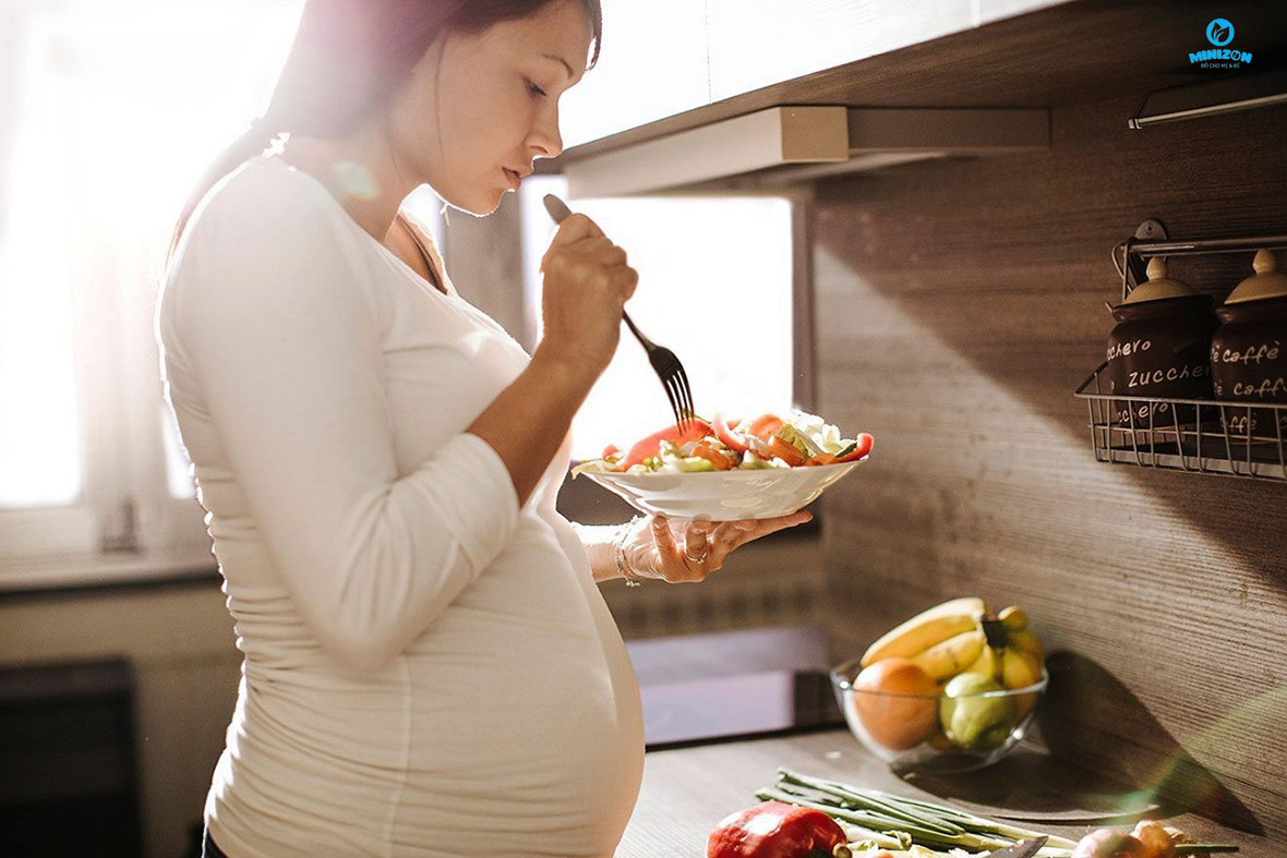 Không nhịn ăn khi ốm nghén Không nhịn ăn khi ốm nghén