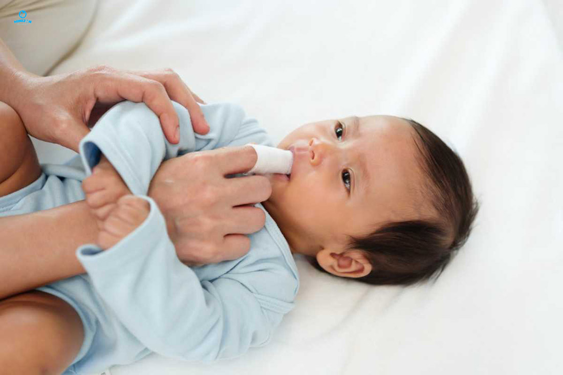 Lưu ý khi rơ lưỡi cho trẻ sơ sinh tại nhà Lưu ý khi rơ lưỡi cho trẻ sơ sinh tại nhà