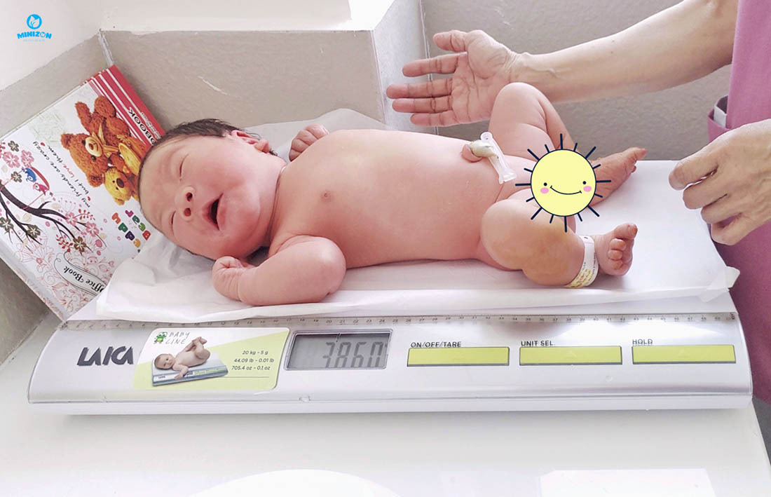 Lưu ý khi trẻ đi ngoài ra phân màu xanh Lưu ý khi trẻ đi ngoài ra phân màu xanh