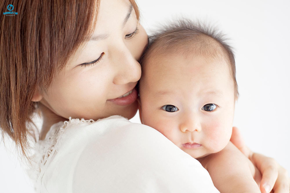 Những lưu ý khi thực hiện những cách vỗ lưng cho trẻ Những lưu ý khi thực hiện những cách vỗ lưng cho trẻ