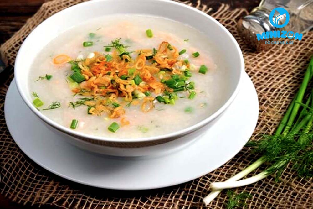 Cháo cá chẽm cho bé với rau củ bổ sung chất xơ Cháo cá chẽm cho bé với rau củ bổ sung chất xơ
