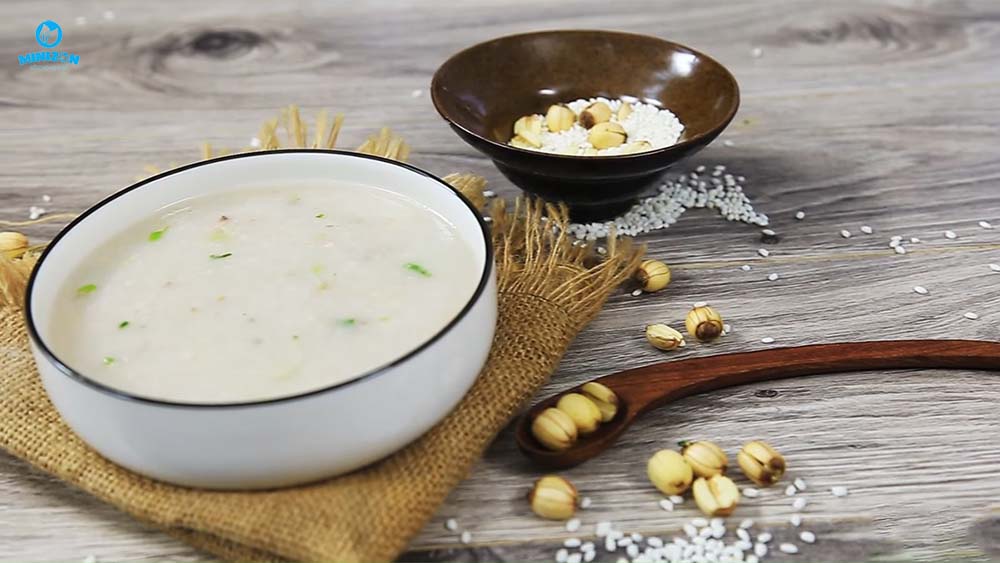Cháo hạt sen với thịt heo Cháo hạt sen với thịt heo