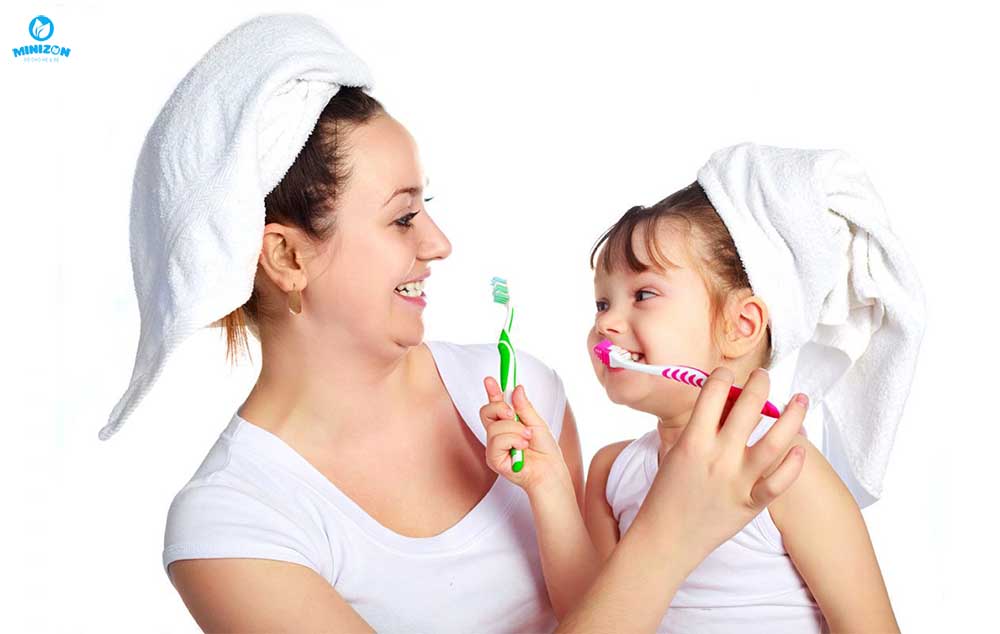 Lợi ích khi vệ sinh răng cho bé 1 tuổi thường xuyên Lợi ích khi vệ sinh răng cho bé 1 tuổi thường xuyên