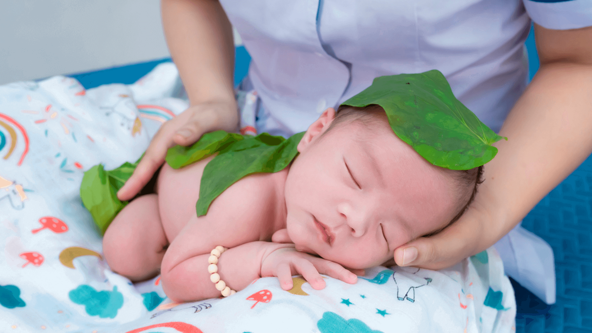 3.Chăm sóc bé sơ sinh đúng cách – bước khởi đầu cho sự phát triển bền vững